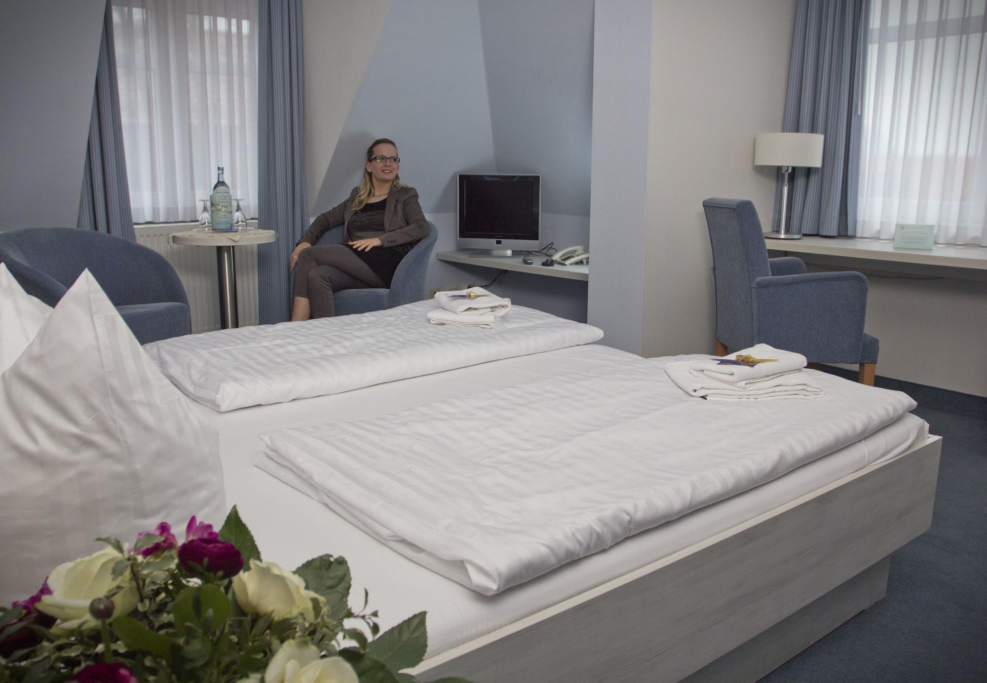 Hotel Am Alten Strom Росток Экстерьер фото